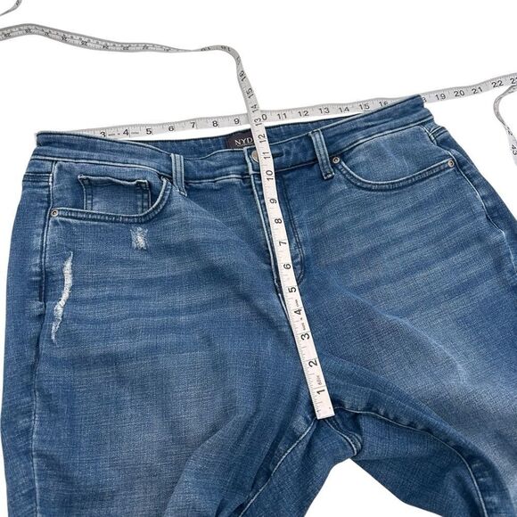 NYDJ Medium wash lightly distressed ankle length jeans size 14 - Picture 3 of 6